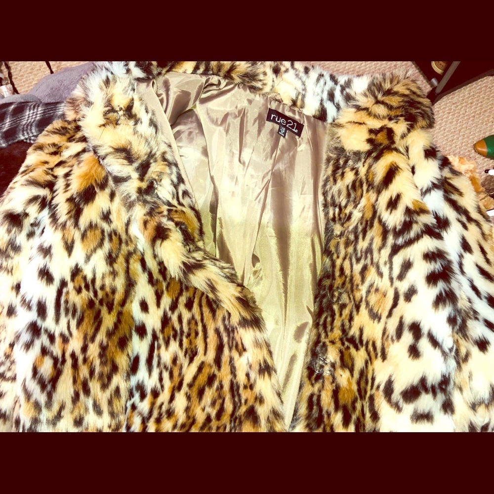 Super cute faux fur waist length